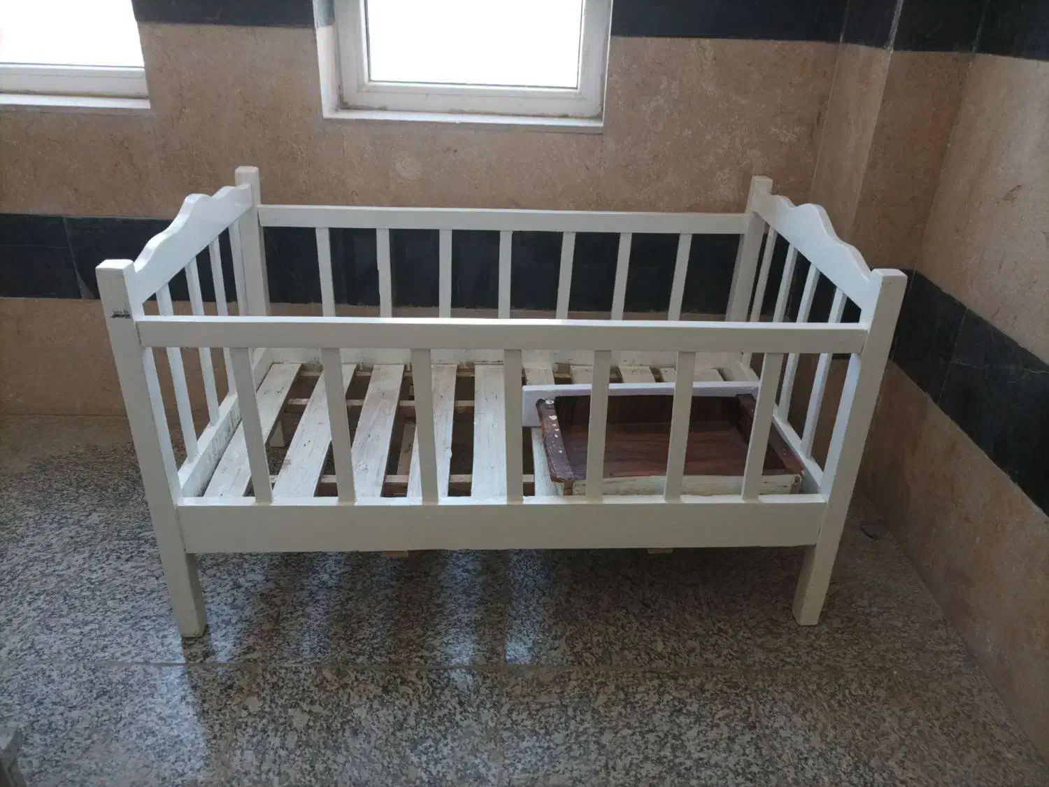 تخت بچه گانه|اسباب و اثاث بچه|شیراز, میدان قائم|دیوار