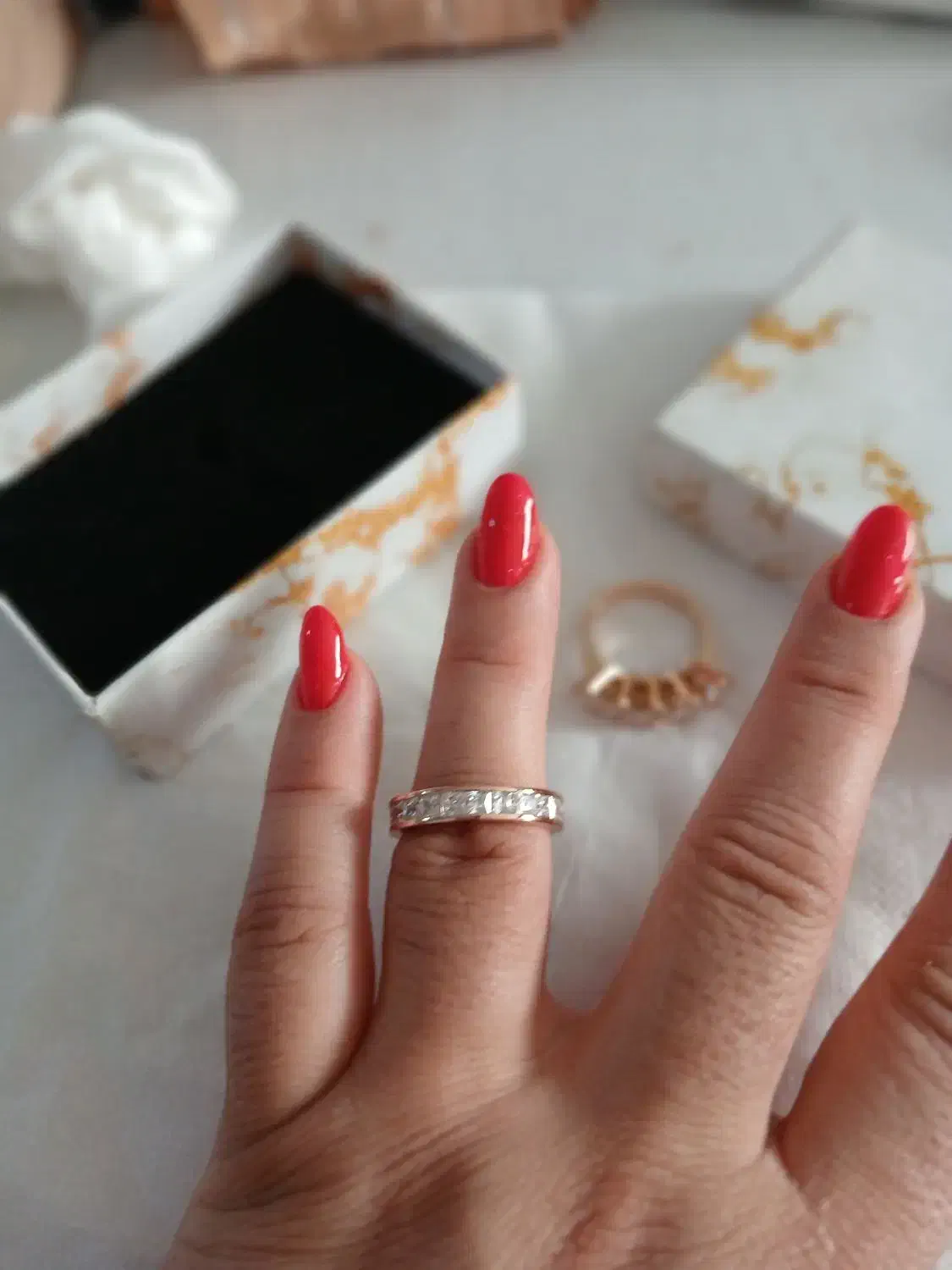 حلقه و پشت حلقه|بدلیجات|رشت, شالکو|دیوار