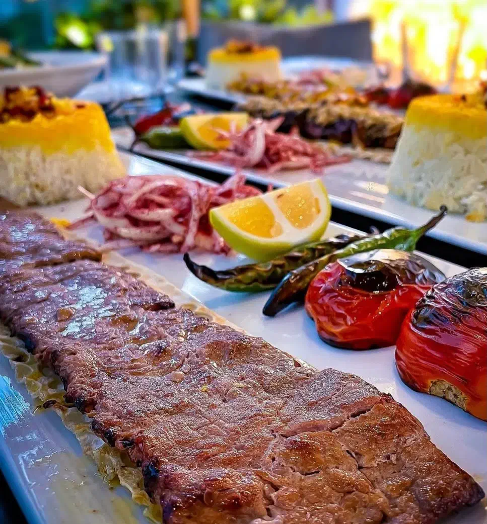 استخدام نیرو آقا در رستوران با/غذا/جای خواب/بیمه/|استخدام خدمات فروشگاه و رستوران|تهران, تجریش|دیوار