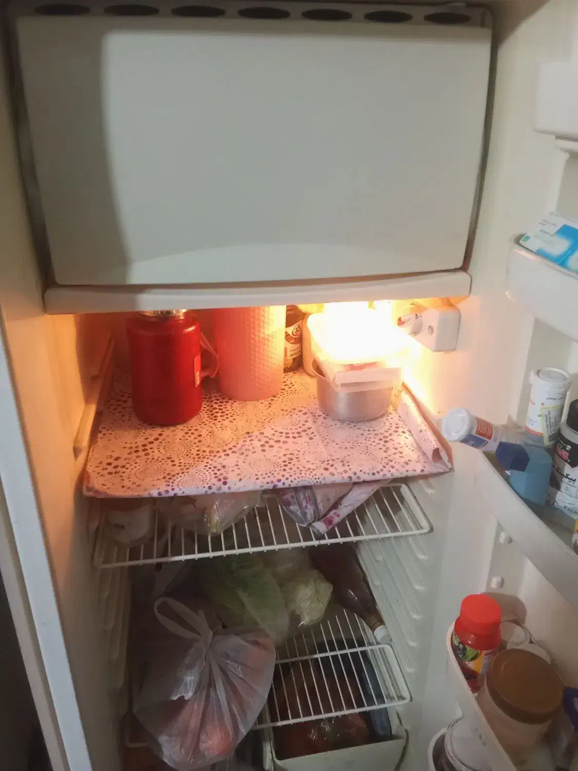 یخچال قدیمی|یخچال و فریزر|هشتگرد, طاووسیه|دیوار