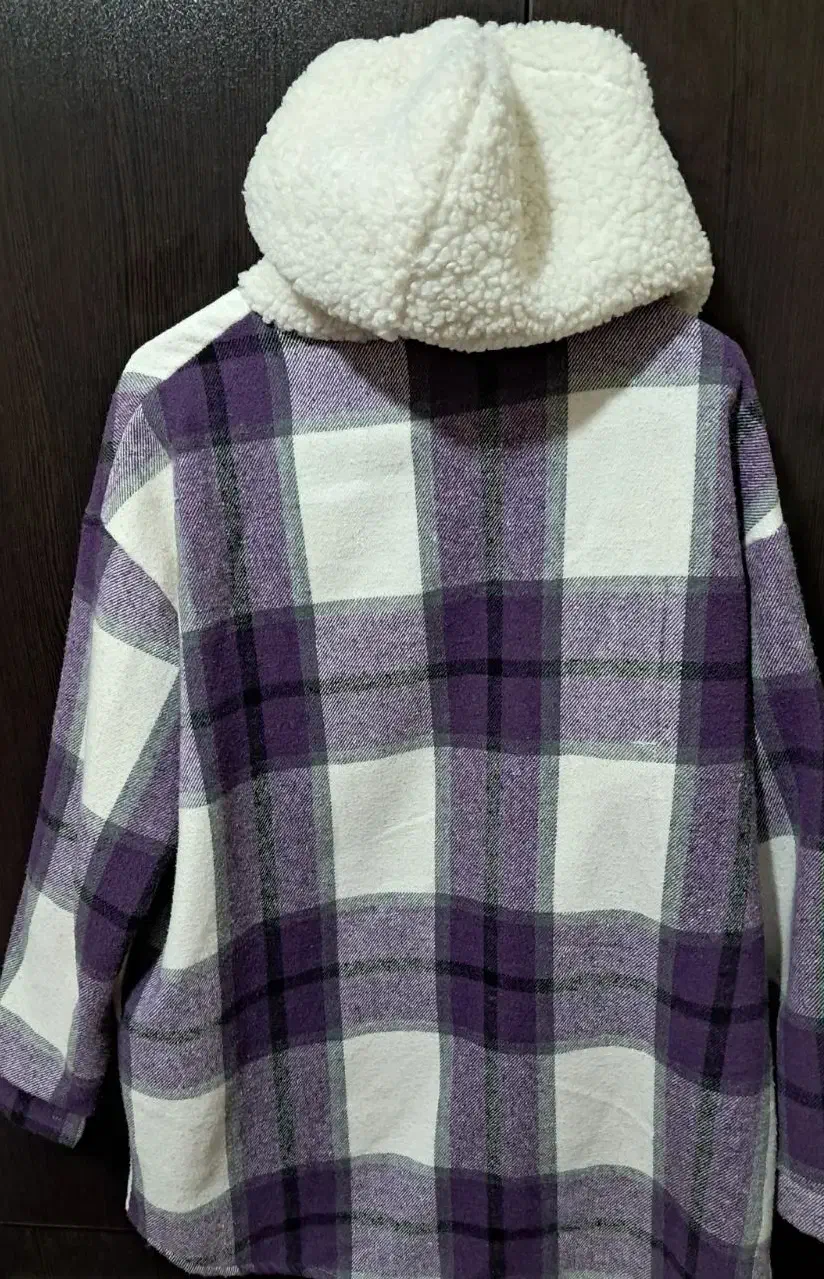 کاپشن|لباس|شیراز, محراب|دیوار