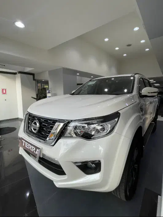 نیسان ترا سفید|خودرو سواری و وانت|تهران, حکمت|دیوار