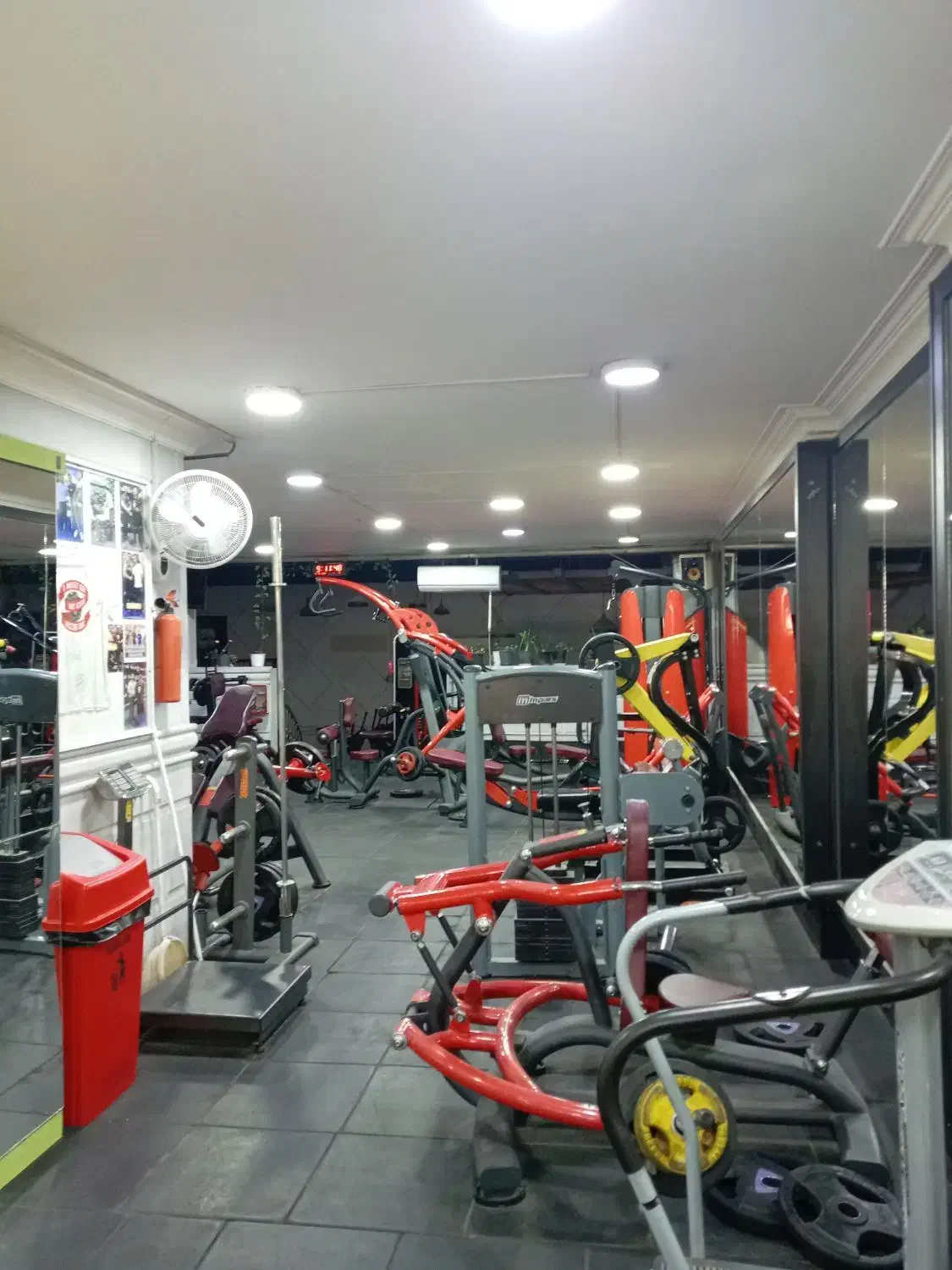 نیروی پذیرش در باشگاه بدنسازی|استخدام اداری و مدیریت|مشهد, هفده شهریور|دیوار