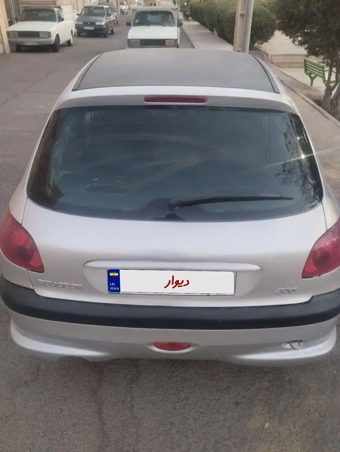 ۲۰۶ مدل ۸۲ تیپ ۵ tu5|خودرو سواری و وانت|کاشان, باغ ماجد|دیوار