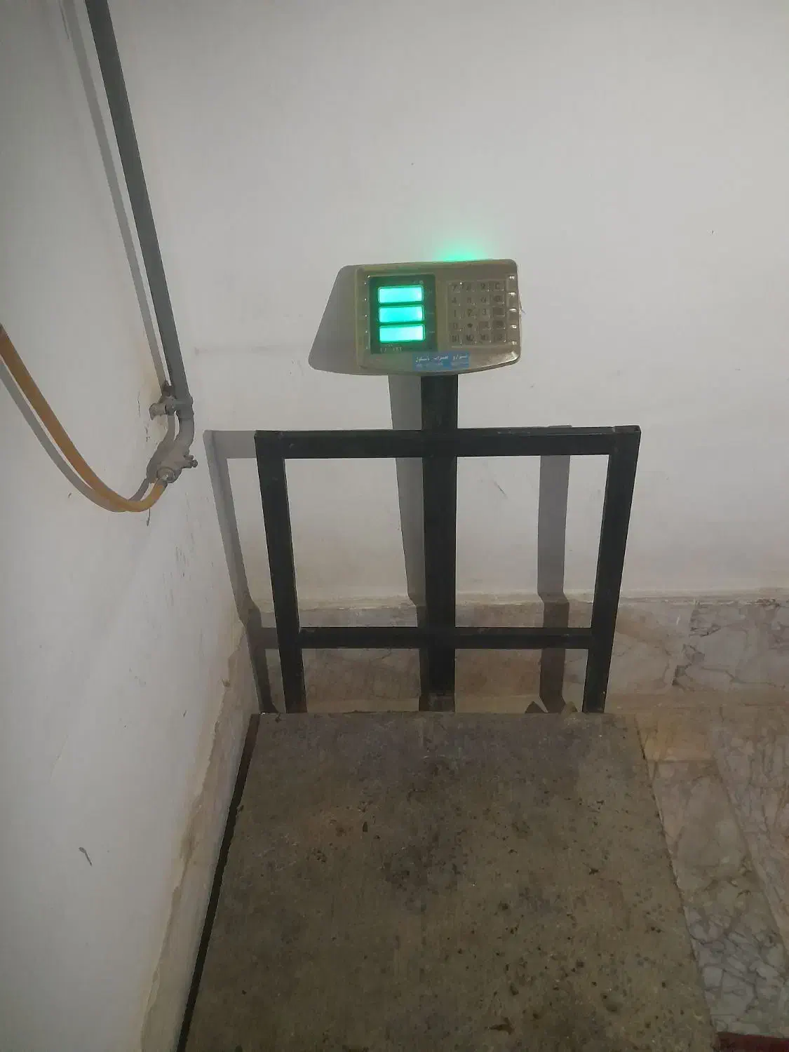 ترازو. باسکول. قاپان|ابزارآلات|بجنورد, |دیوار