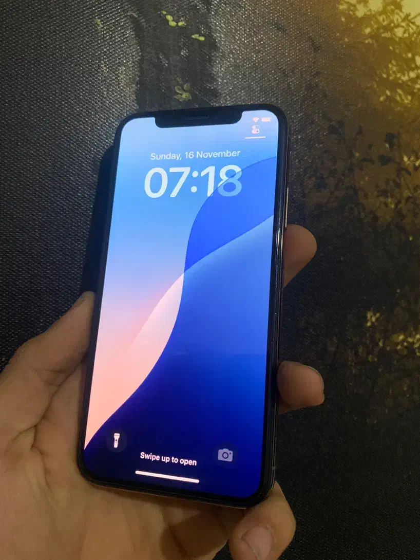 گوشی ایفن iPhone xs رنگ طلایی در حد نو|موبایل|گرمسار, |دیوار