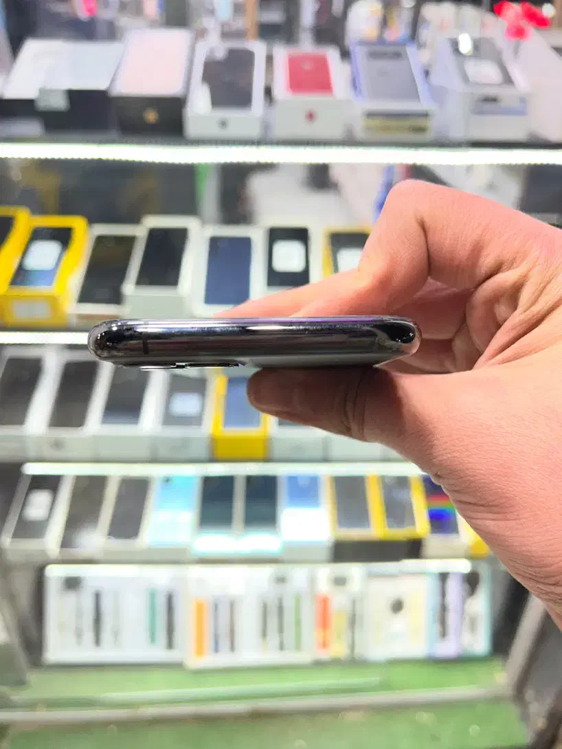 iphon11pro|موبایل|نظرآباد, شهرک سید جمال الدین|دیوار