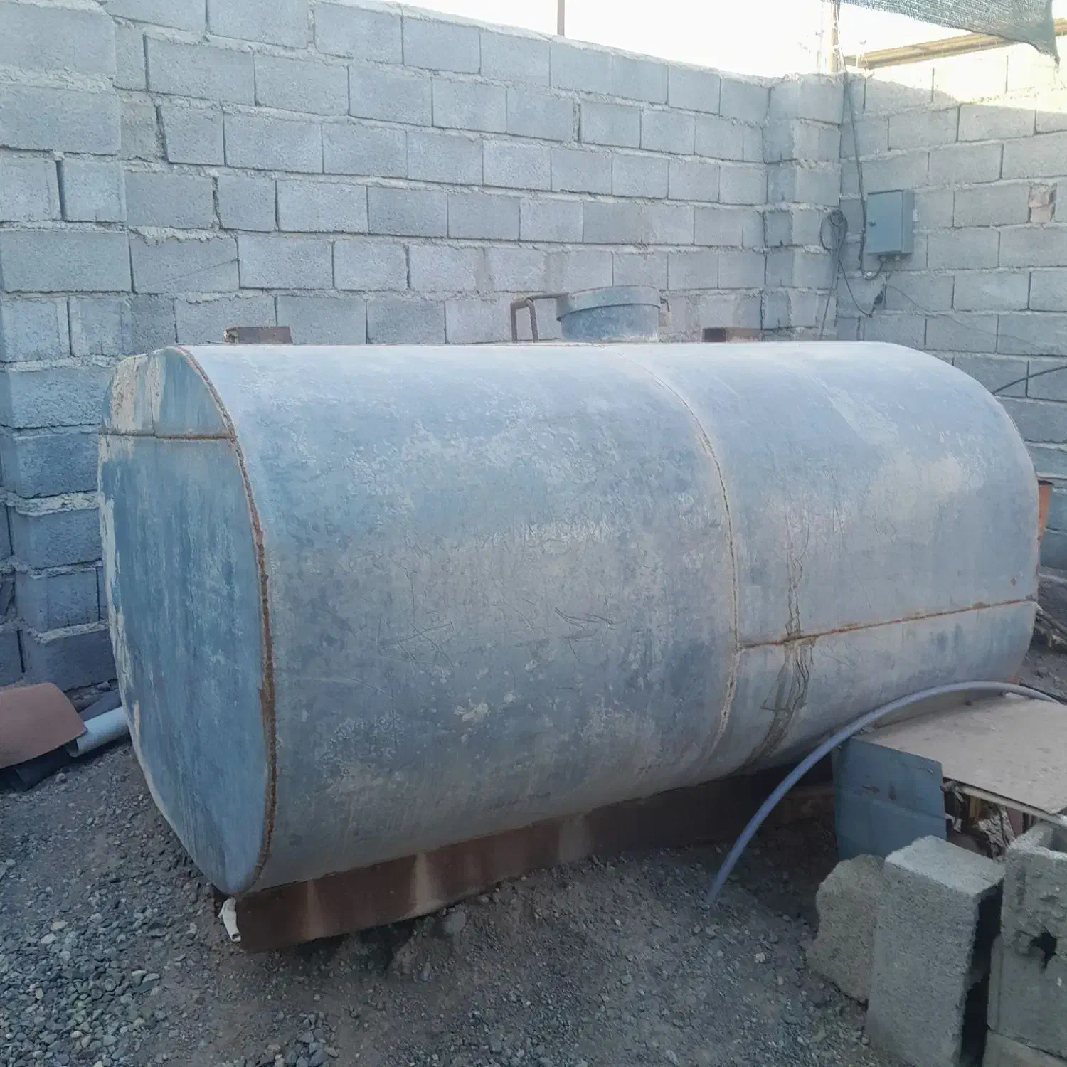 تانکر۴۰۰۰لیتری گالوانیزه آهن سفید ۳میل|مصالح و تجهیزات ساختمان|جیرفت, |دیوار