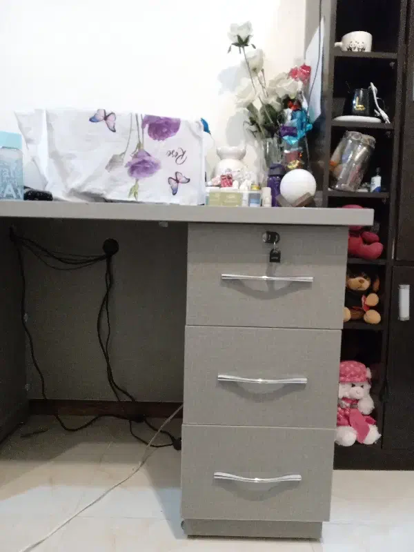 میز کامپیوتر یا میزتحریر|میز تحریر و کامپیوتر|پردیس, فاز ۸|دیوار