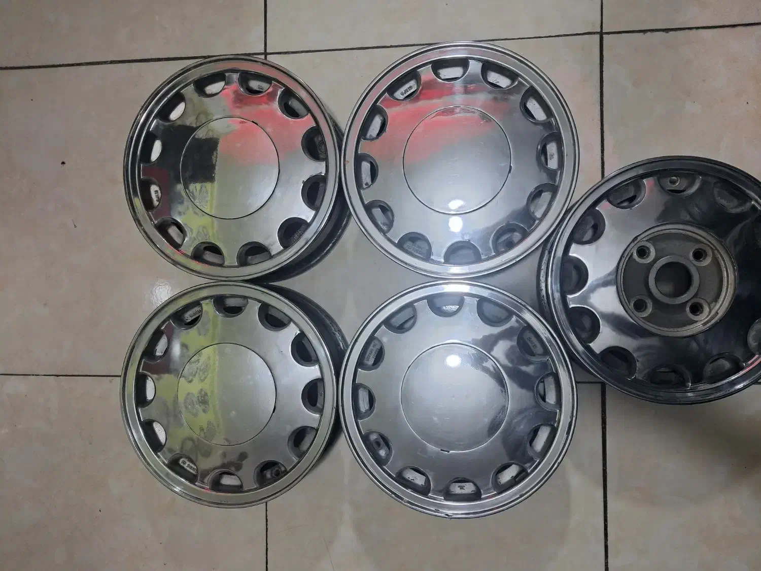 رینگ سکه ای لاستیک پراید میخوره|قطعات یدکی و لوازم جانبی|مشهد, مقدم|دیوار