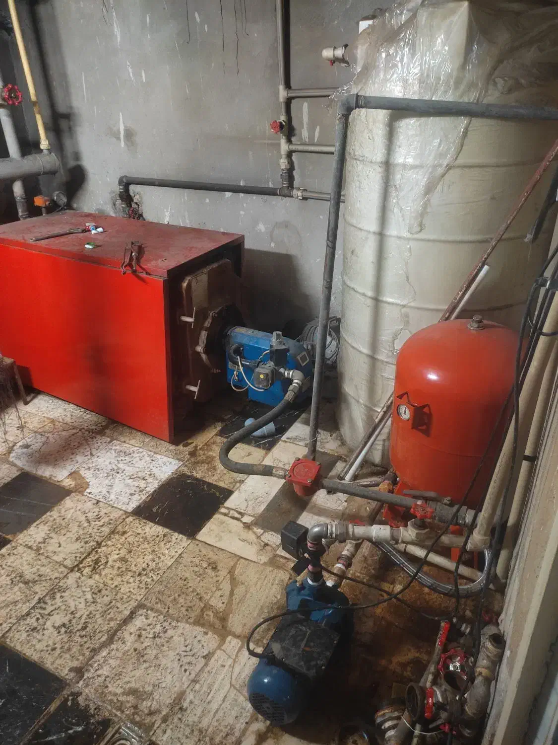 تاسیسات فنی موتور خانه شوفاژ رادیاتور لوله کشی|خدمات پیشه و مهارت|تهران, سازمان آب|دیوار