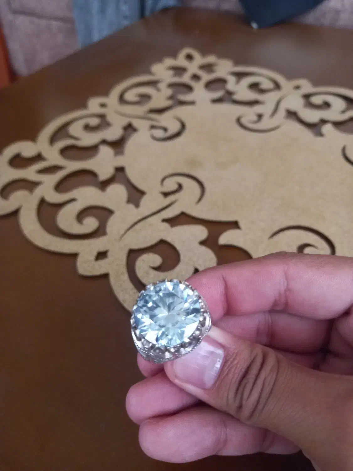 انگشتر نقره|جواهرات|رباط‌کریم, رباط‌کریم|دیوار