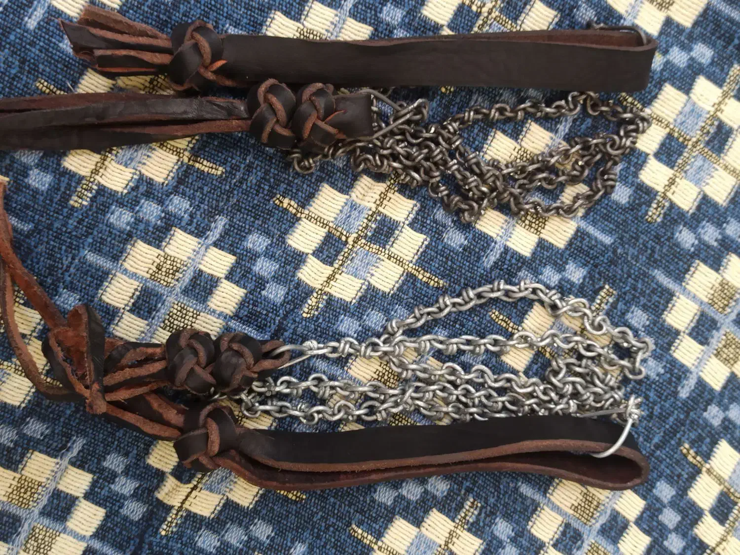 زنجیر سیمی|اسب و تجهیزات اسبسواری|ابریشم, |دیوار