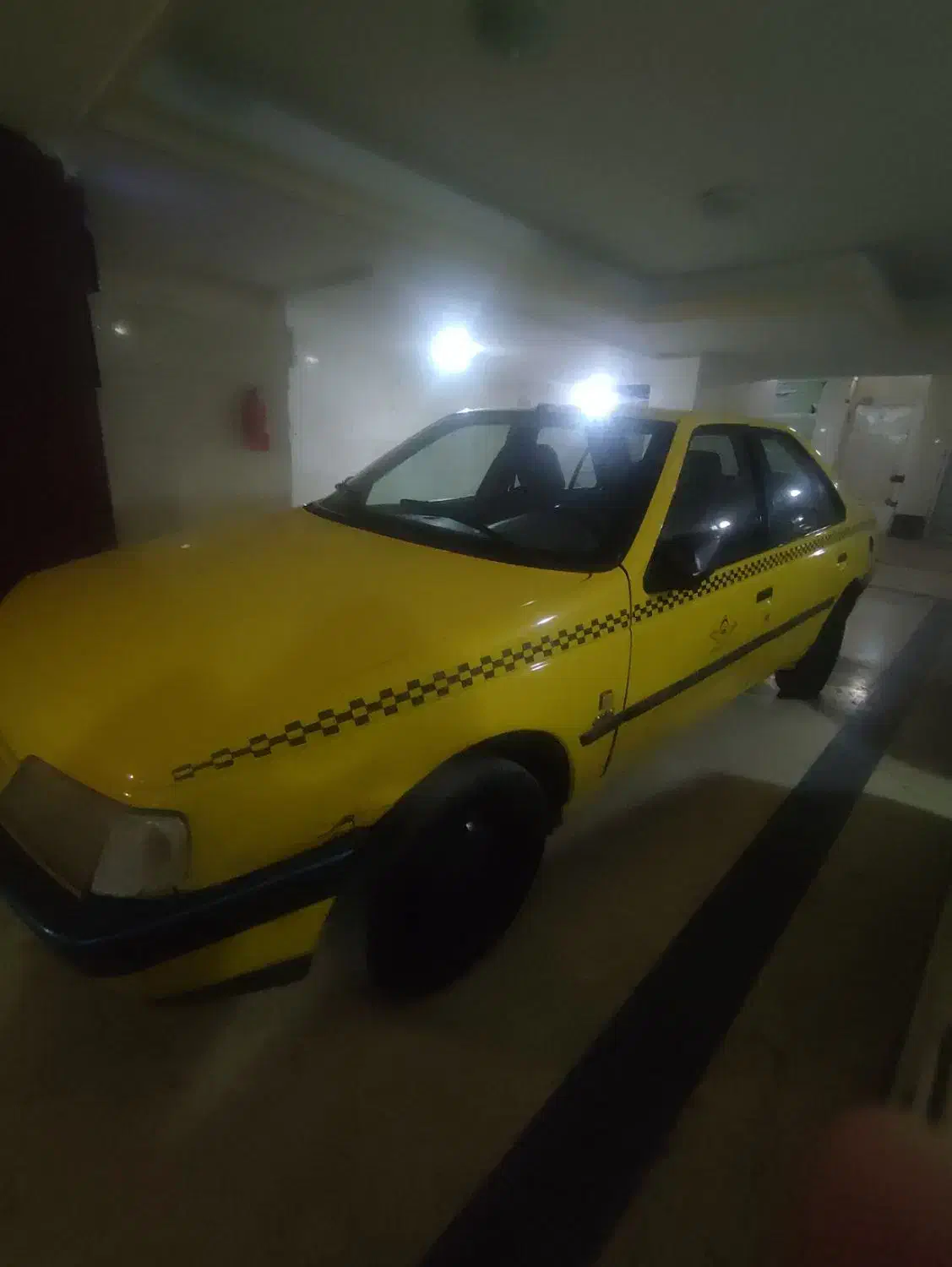 تاکسی ۴۰۵ مدل ۹۸|خودرو سواری و وانت|بومهن, |دیوار