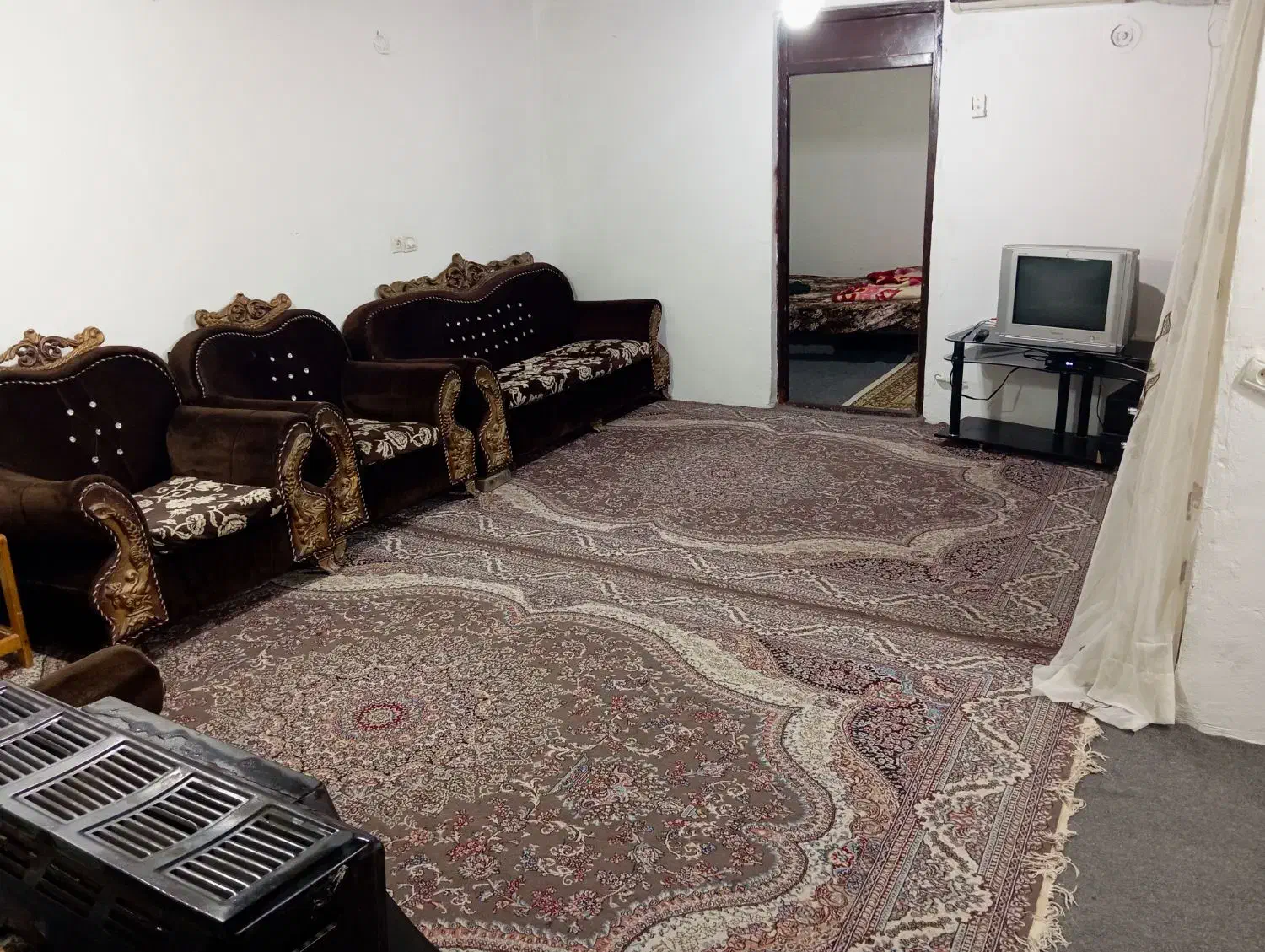 منزل ارزان یک خواب یک حال. پاسخگو حتی نصف شب|اجارهٔ کوتاهمدت آپارتمان و سوئیت|آستارا, |دیوار