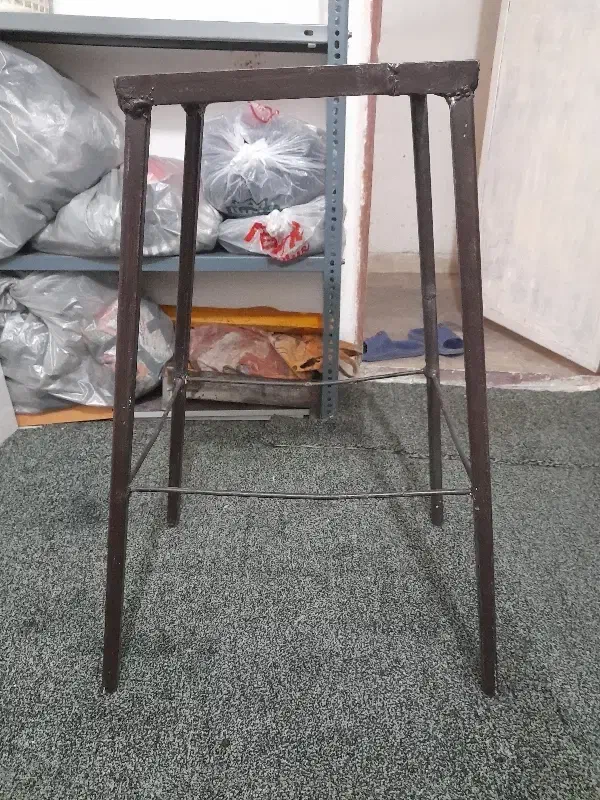 چهار پایه فلزی|صندلی و نیمکت|تهران, فدک|دیوار