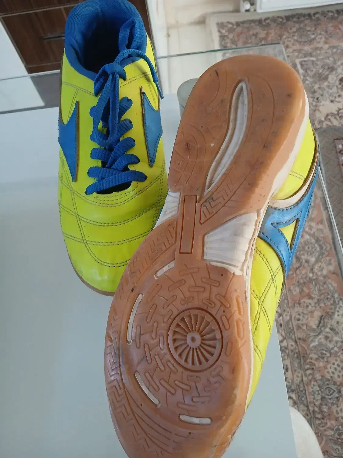 کفش سالن خیلی سالم سایز ۴۰ و کفش سفید  دخترانه|کیف، کفش، کمربند|گناباد, |دیوار