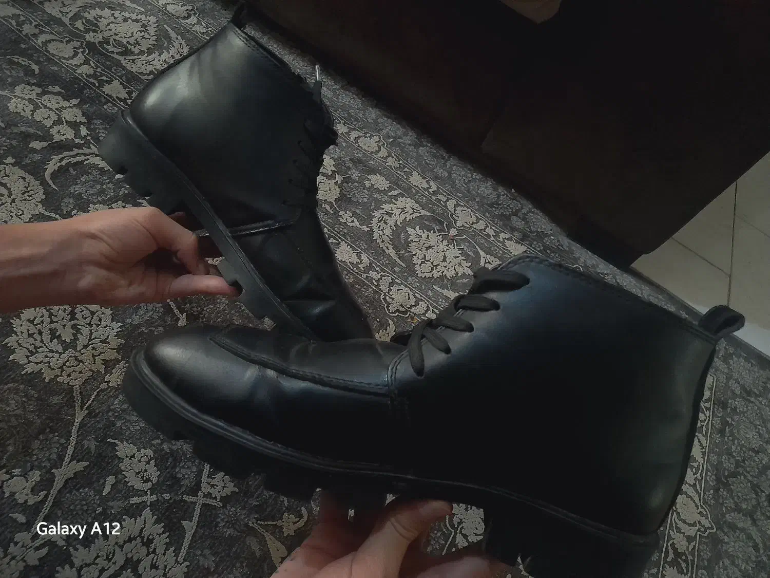 کفش نیم بوت|کیف، کفش، کمربند|قرچک, پویینک|دیوار