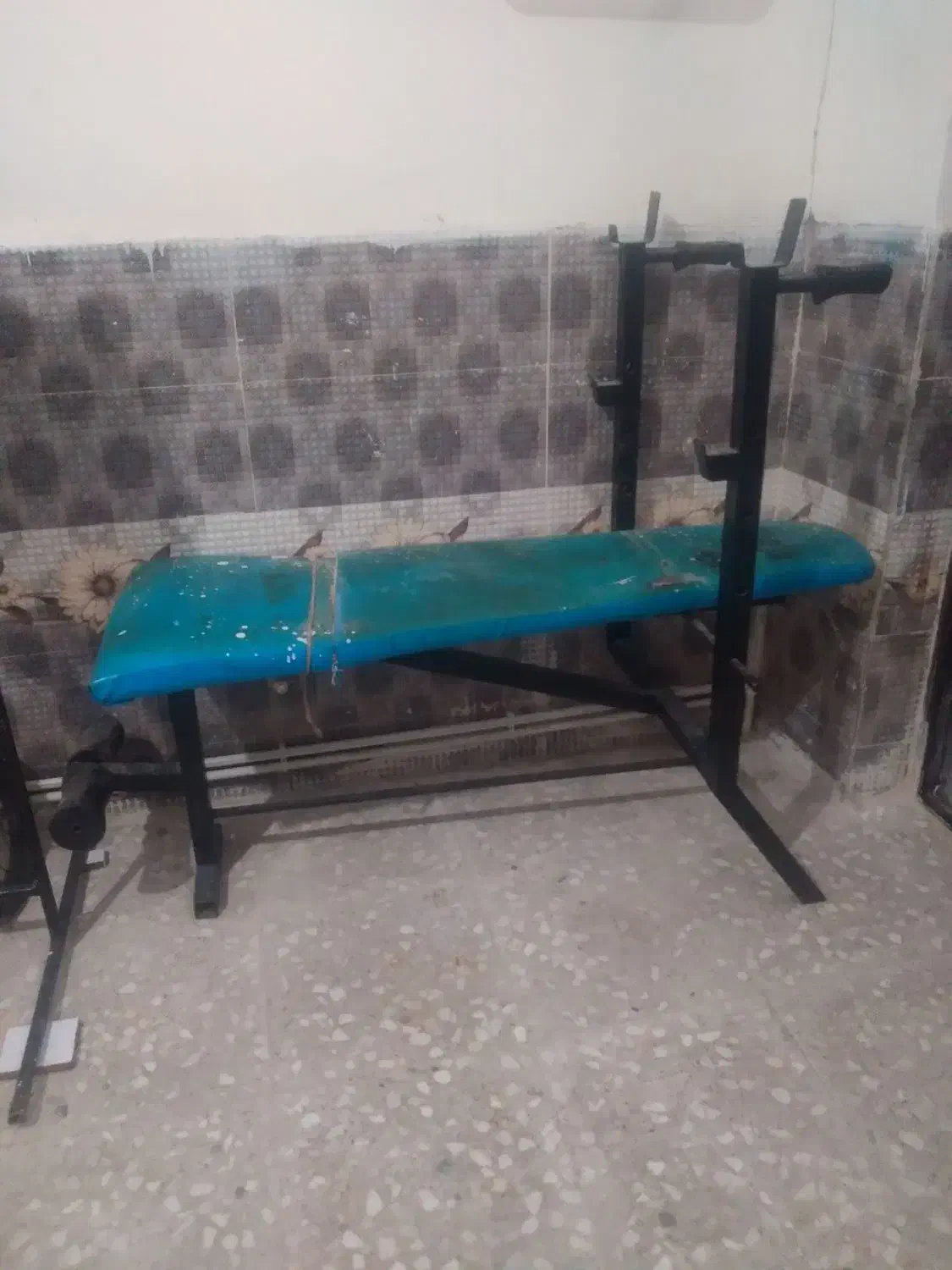 دوچرخه ثابت و میز پرس|تجهیزات ورزشی|خرم‌آباد, |دیوار