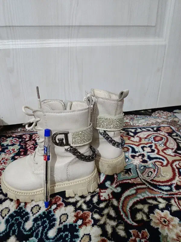 بوت یا چکمه|کیف، کفش، کمربند|چناران, |دیوار