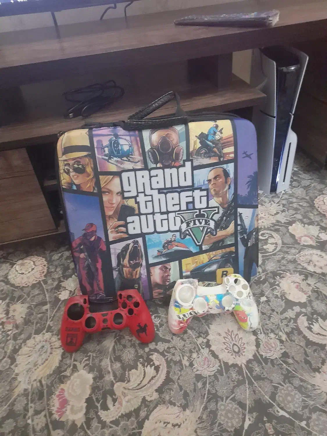 کیف پی اس فور به همراه دو عدد روکش دسته|کنسول، بازی ویدئویی و آنلاین|اراک, |دیوار