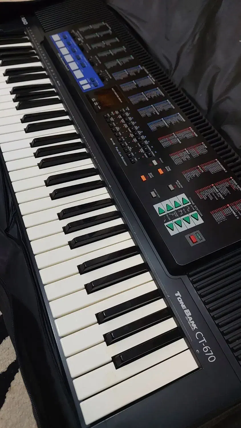 کیبورد ، اُرگ|پیانو، کیبورد، آکاردئون|پرند, فاز ۵|دیوار