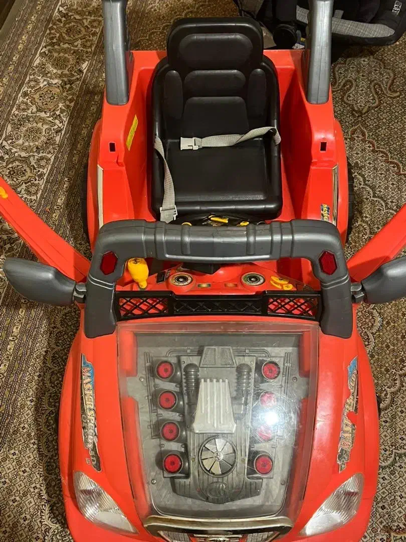 یک عدد ماشین شارژی بچه گانه و یک کرییر|اسباببازی|کیش, |دیوار