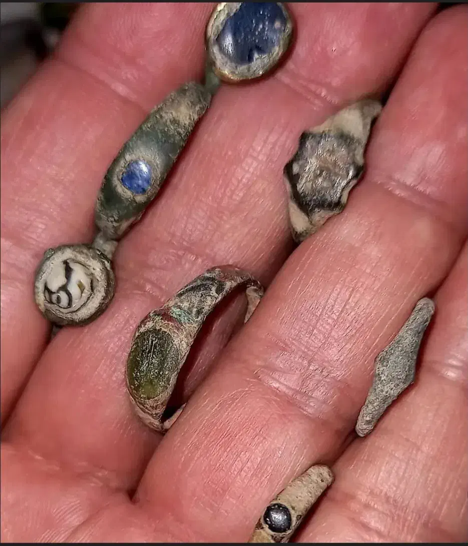 کتاب مجله تاریخی قدیم|کتاب و مجله تاریخی|ایلام, |دیوار