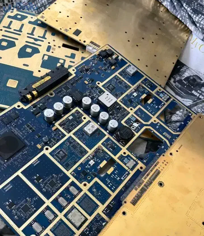 ضایعات برد سوخته و خراب موبایل و کامپیوتر|خدمات پیشه و مهارت|نهاوند, |دیوار