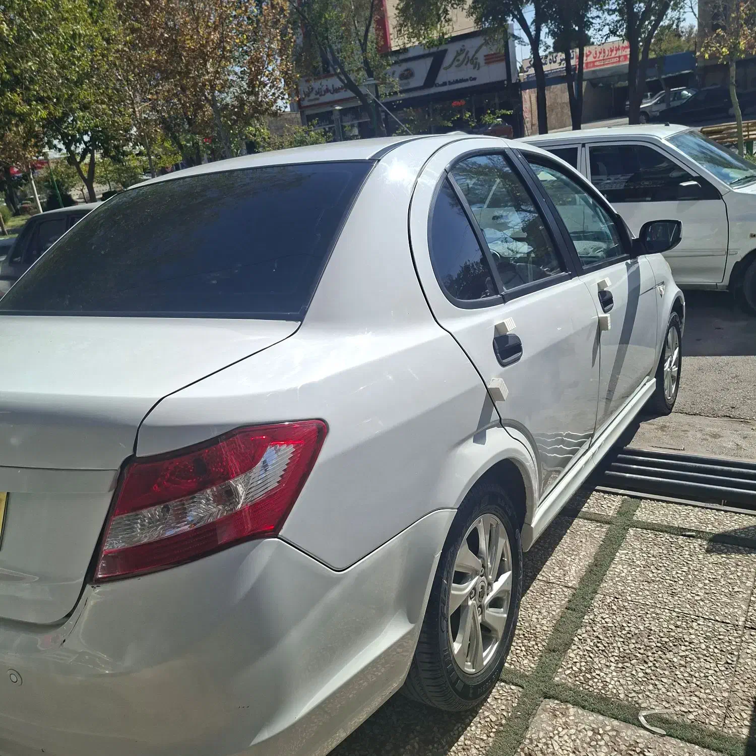 ساینا ۹۷ .بدون رنگ|خودرو سواری و وانت|اصفهان, بوستان ناژوان|دیوار