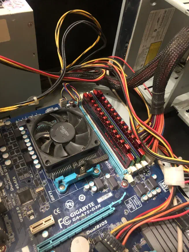 کیس کامپیوتر برای مدرسه و گیمنت|رایانه رومیزی|کرج, شهرک اوج|دیوار