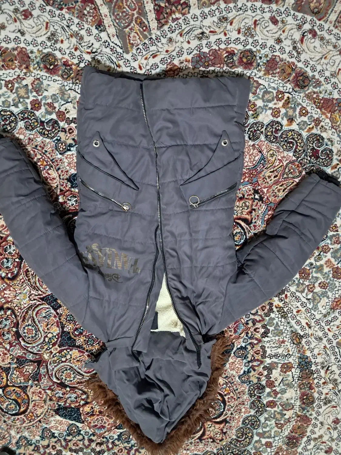 کاپشن بچه گانه|کفش و لباس بچه|رشت, عینک|دیوار