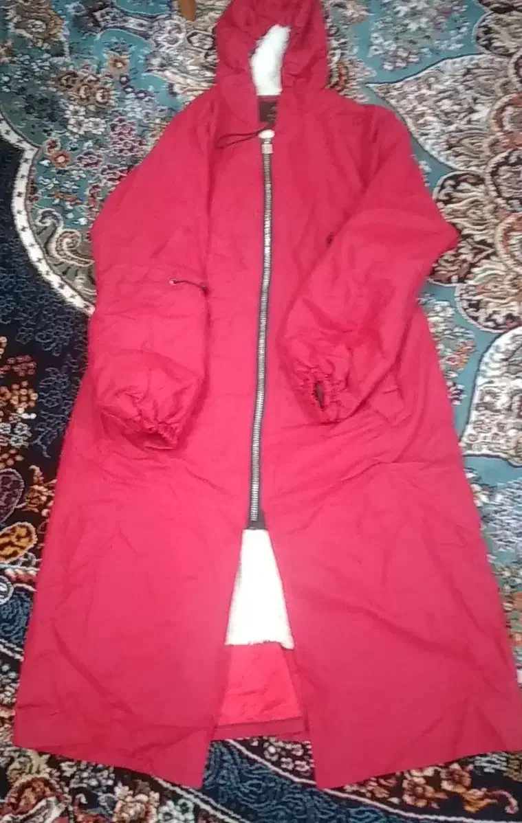 کاپشن|لباس|اهر, |دیوار