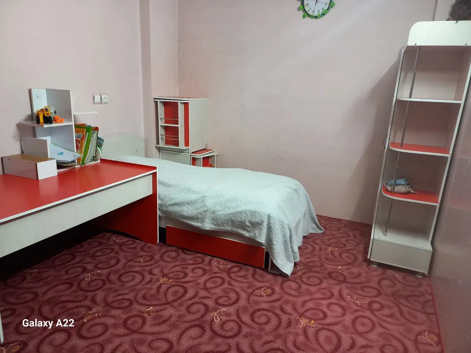 دست دوم|تخت و سرویس خواب|اصفهان, خاتون‌آباد|دیوار