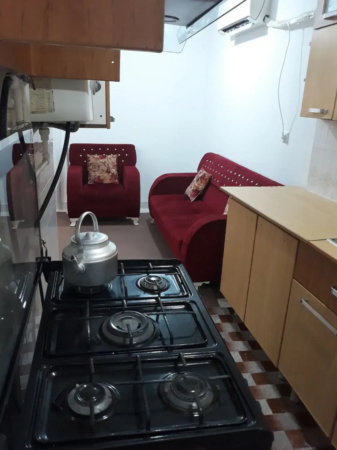 واحد در مرکز شهر همکف راه جدا نزدیک شهرداری ،مطهری|اجارهٔ کوتاه‌مدت آپارتمان و سوئیت|رشت, حاجی آباد|دیوار