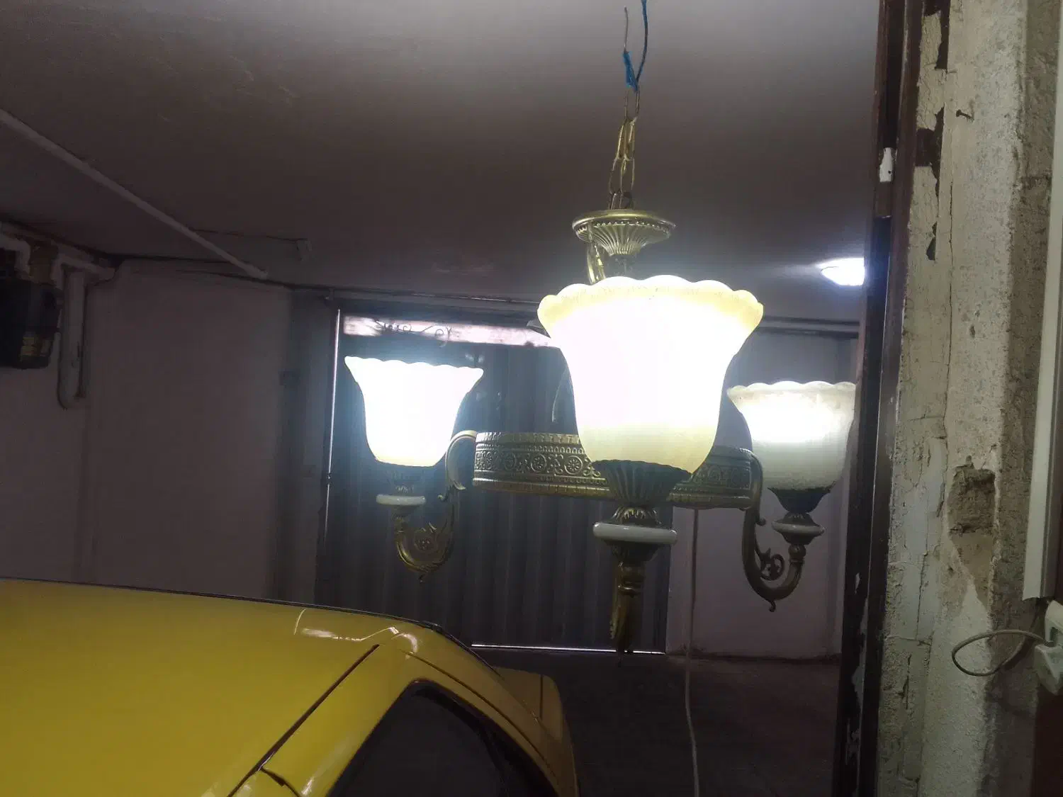 لوستر ۳ شاخه طرح برنز بدون خط وخش|لوستر و چراغ آویز|تهران, دانشگاه شریف|دیوار