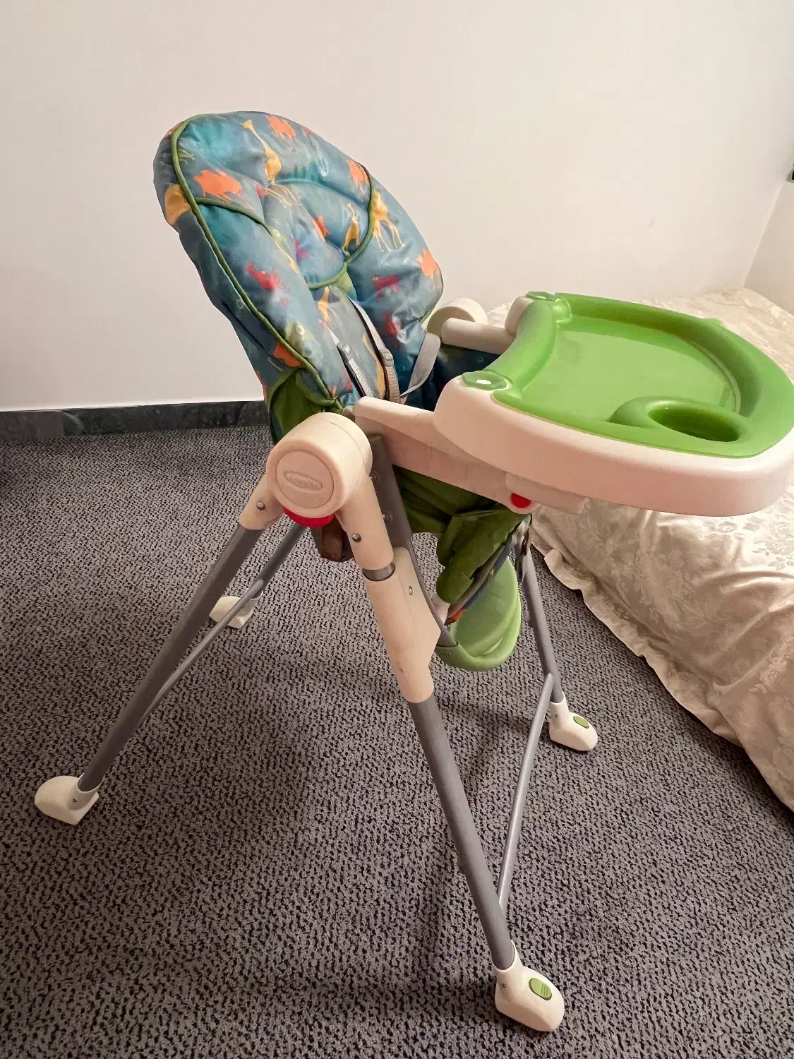 صندلی غذا|تخت و صندلی بچه|آمل, |دیوار