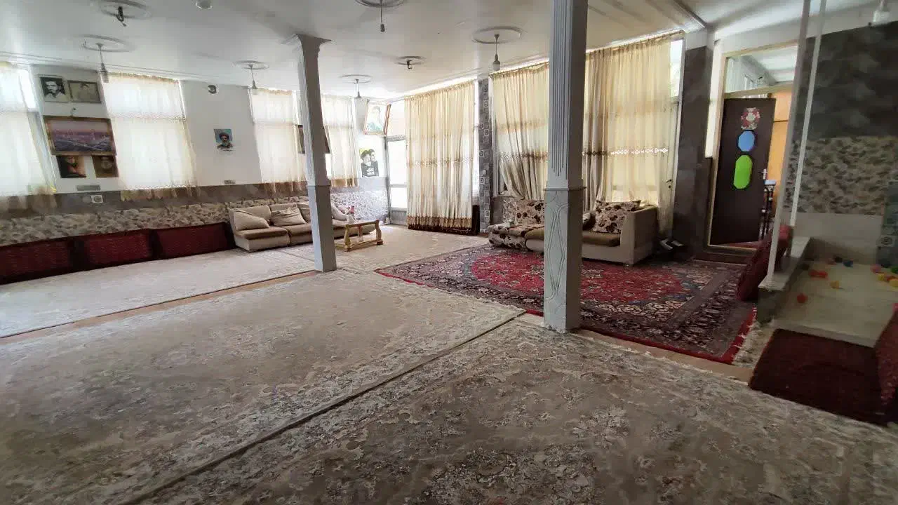 منزل سه طبقه ۱۹۰ متری|فروش خانه و ویلا|قم, پشت انبار نفت|دیوار