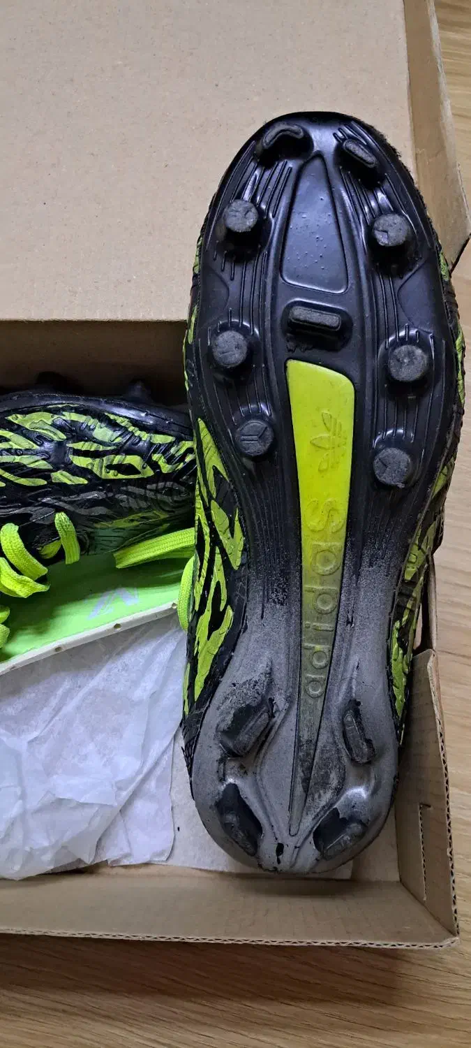 کتونی ورزشی استوک دار|تجهیزات ورزشی|رشت, معلم|دیوار