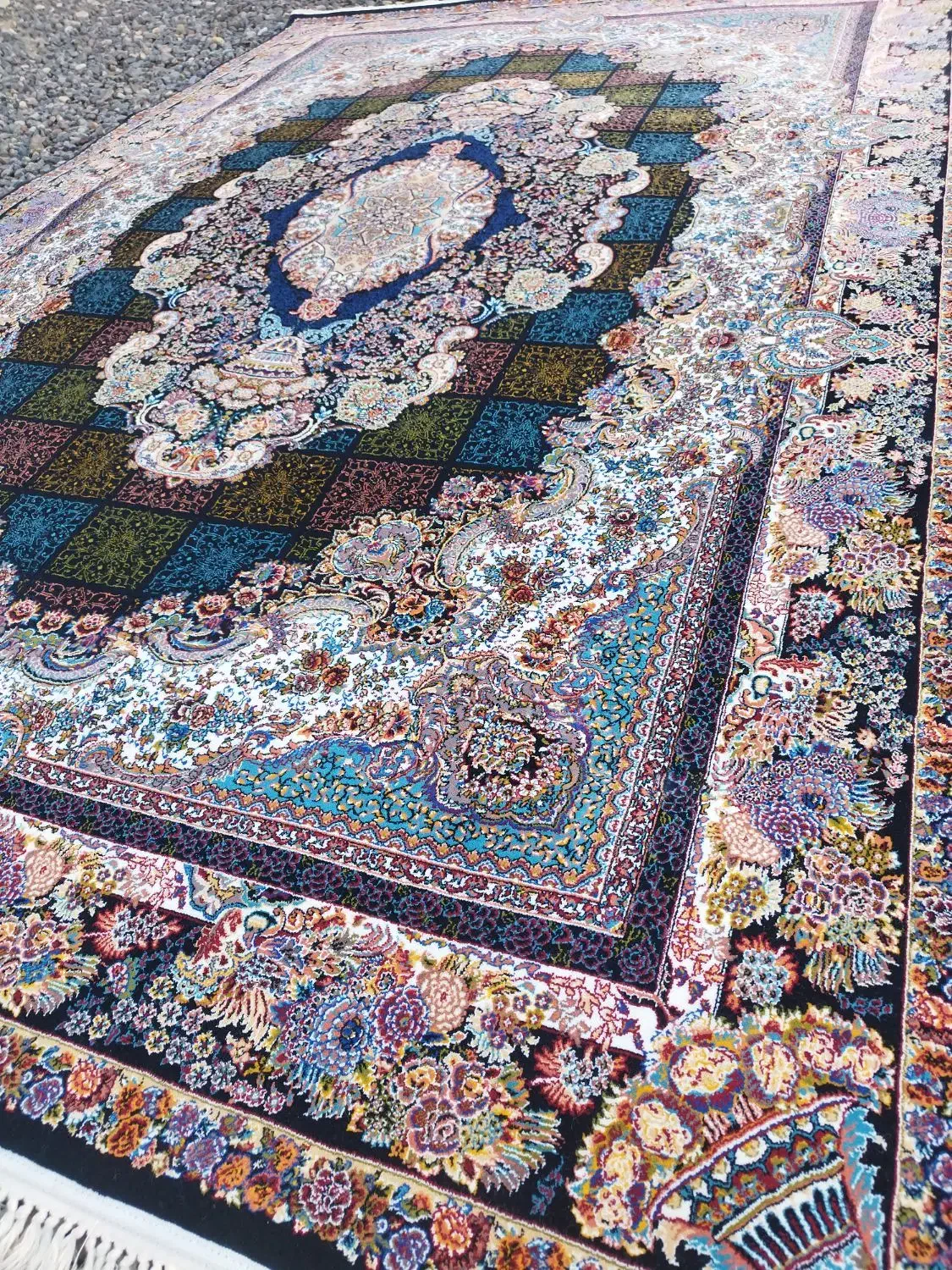 فروش۲۰۰تخته فرش کارکرده در حد نو بصورت تکی و یکجا|فرش|میانه, |دیوار