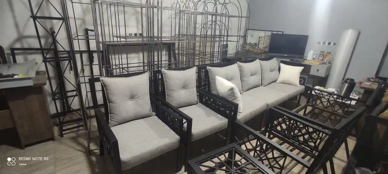 ساخت انواع مصنوعات چوبی فلزی ترکیبی بصورت سفارشی|کتابخانه، شلف، قفسه‌های دیواری|کرمان, |دیوار