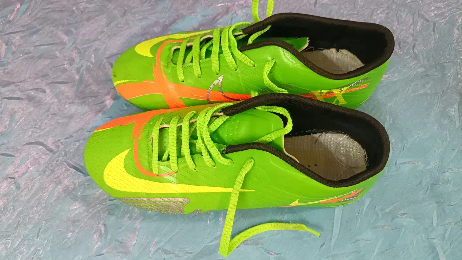 کتونی سالنی ، کتانی فوتسال سایز ۴۴|کیف، کفش، کمربند|لاهیجان, شیشه گران|دیوار