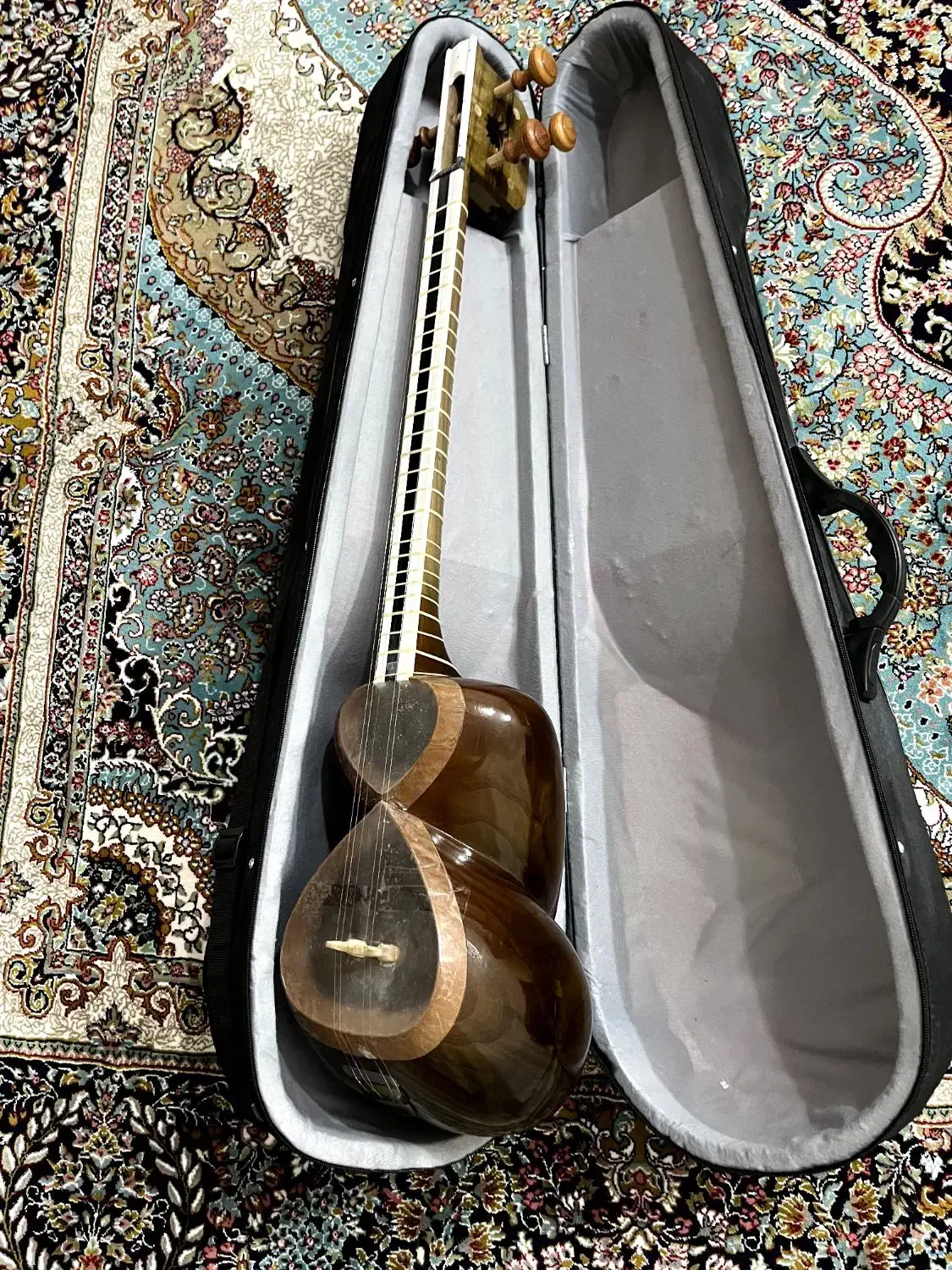 تار خوش صدا|سازهای سنتی|بجنورد, |دیوار