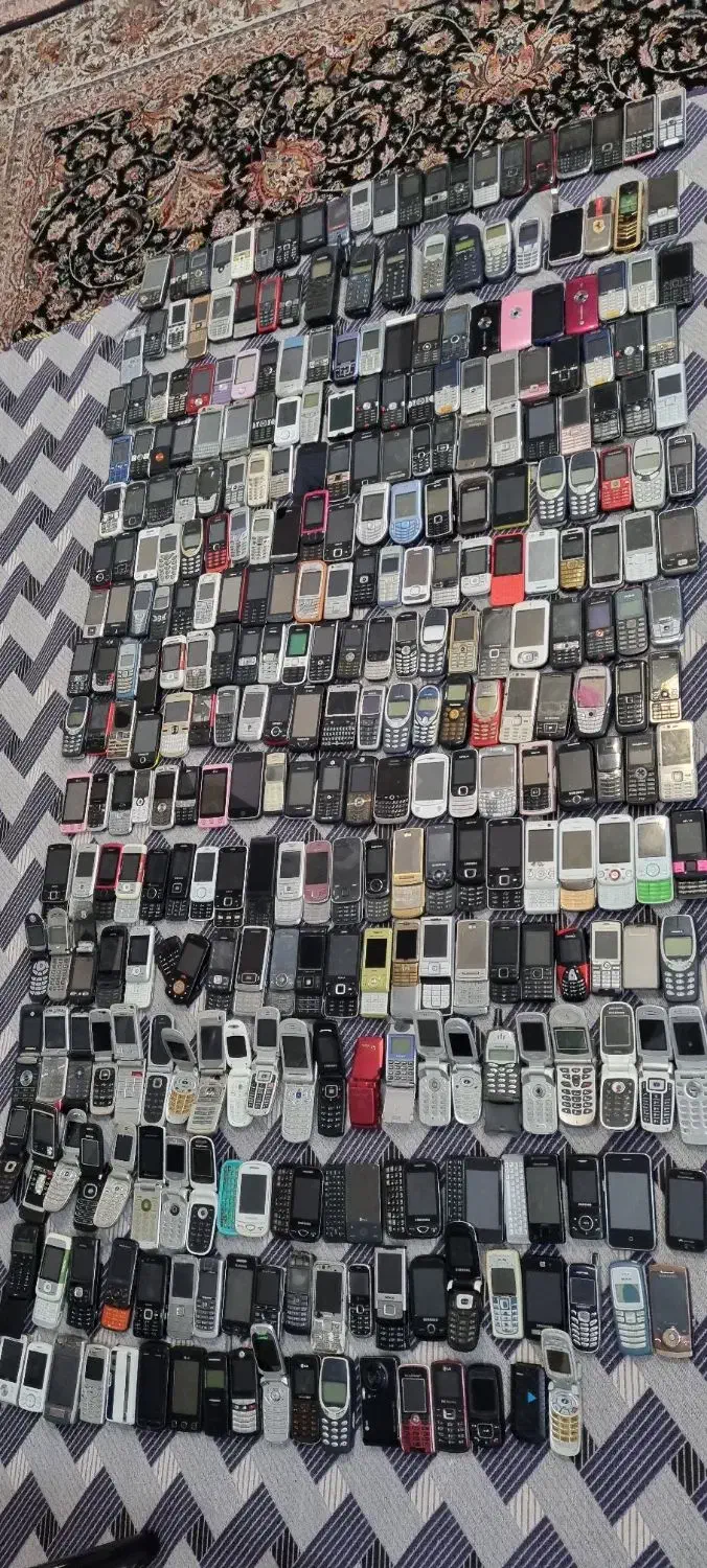 کلکسیون موبایل قدیمی|کلکسیون اشیاء عتیقه|تهران, شهرک رضویه|دیوار