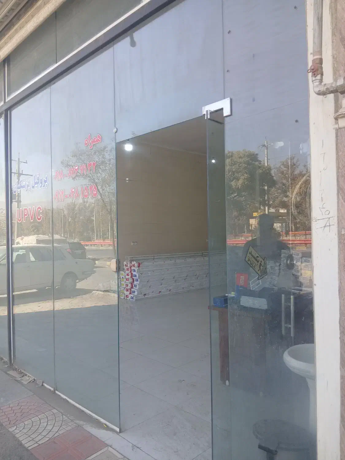 اجاره مغازه پایین تر ازمیدان بار|اجارهٔ مغازه و غرفه|سنندج, |دیوار