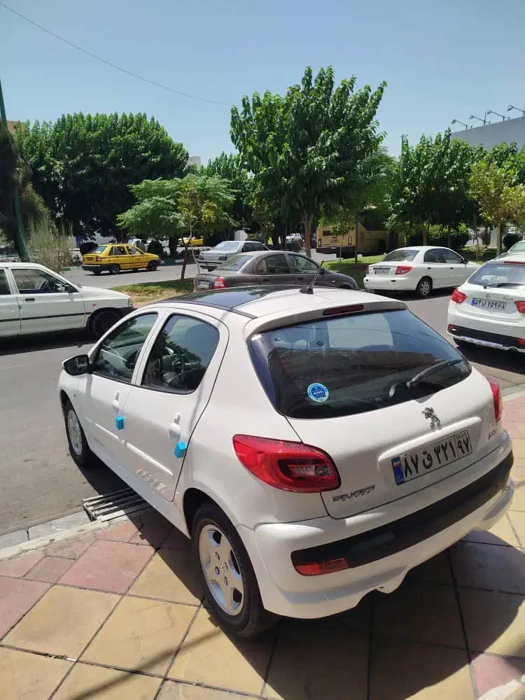 ۲۰۷ صفر کیلومتر ۱۴۰۴،تحویل فوری از نمایندگی|خودرو سواری و وانت|کرج, اصفهانیها|دیوار