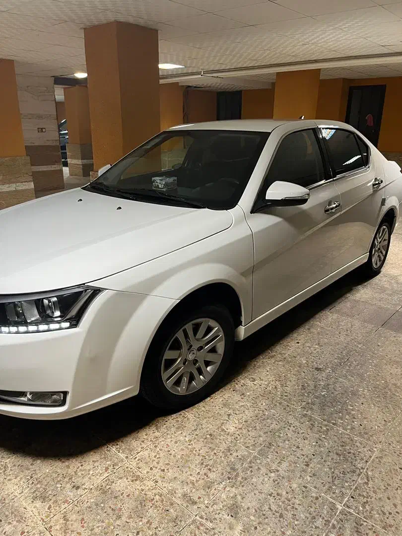 دنا پلاس دنده ای 1402|خودرو سواری و وانت|رشت, گلباغ نماز|دیوار