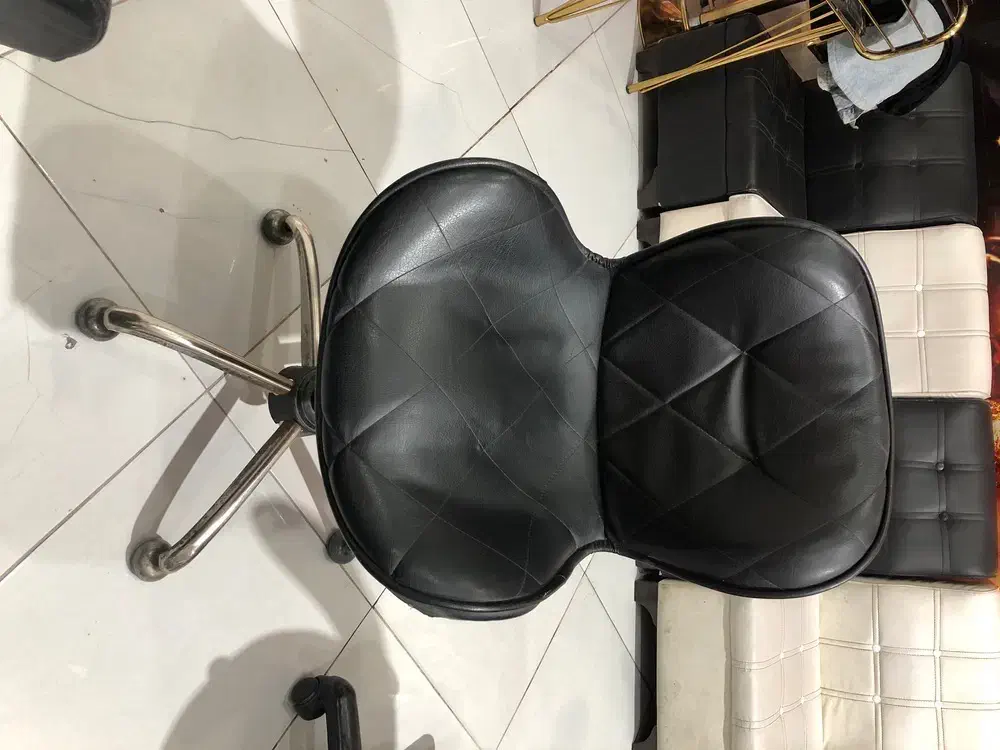 فروش ویژه لوازم سالن زیبایی به علت جمع شدن سالن...|آرایشگاه و سالن‌های زیبایی|مشهد, شهید قربانی|دیوار