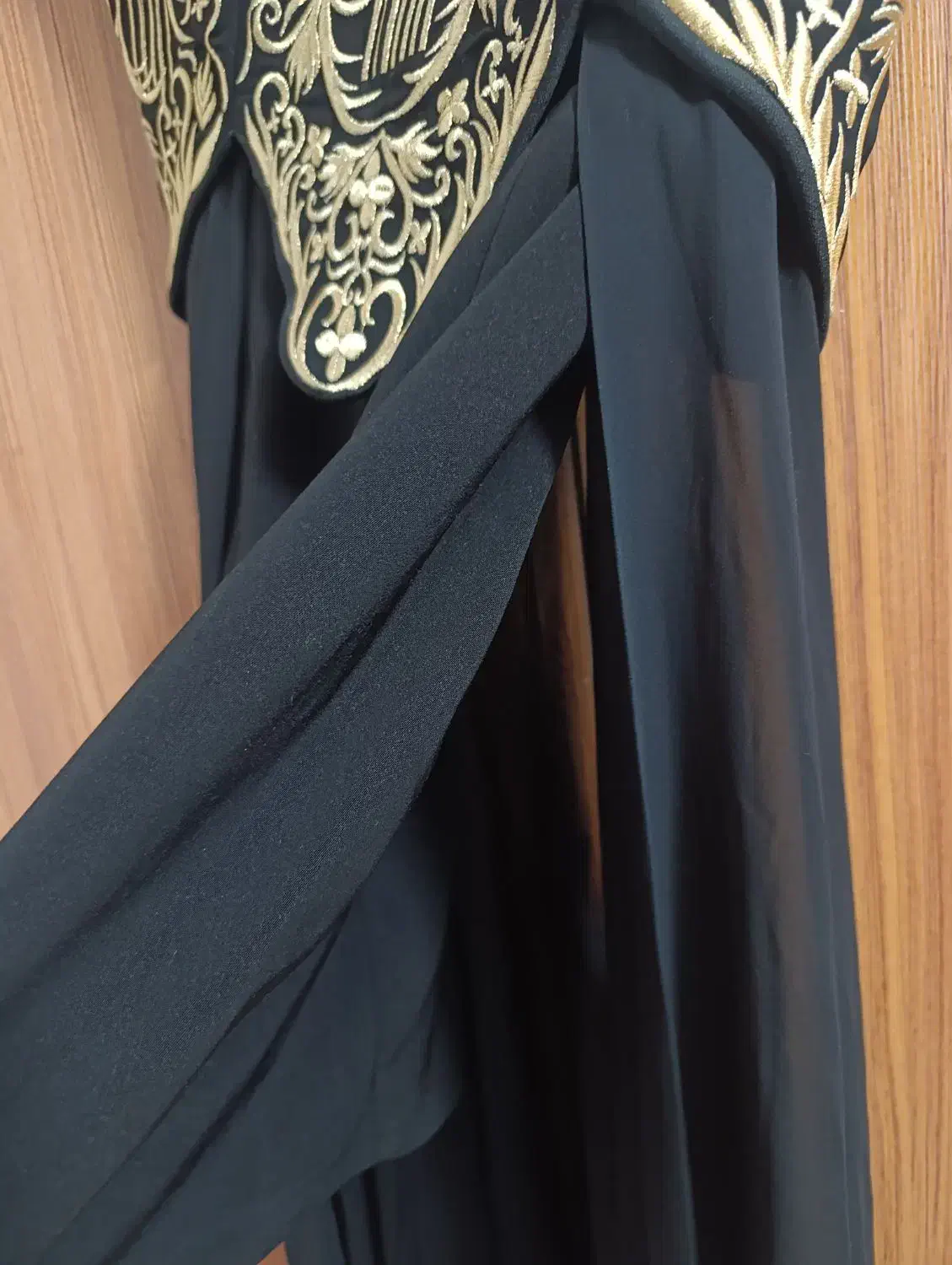 لباس مجلسی|لباس|اصفهان, وحید|دیوار