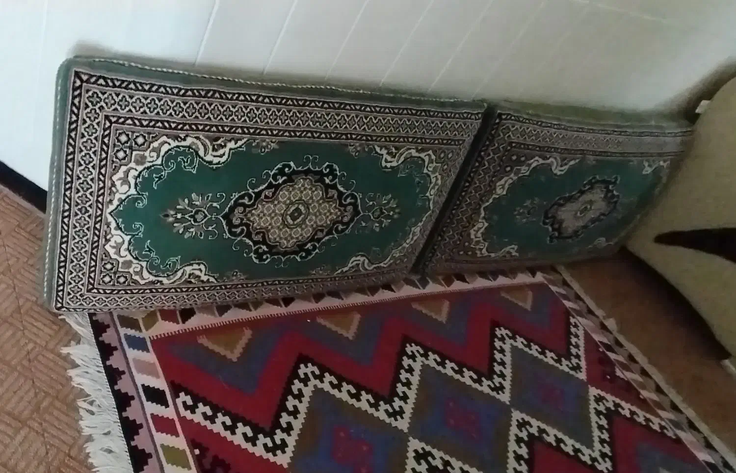 یک جفت مخده در حد نو|پشتی|اصفهان, شیخ اشراق|دیوار